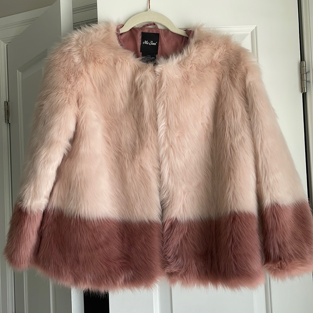 10/10! Sz 14/16 or XS Faux Fur Jacket